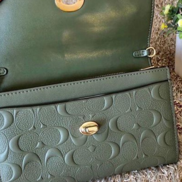 Coach chain crossbody in signature leather - Picture 8 of 8